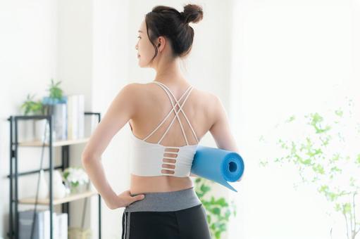 ピラティス初心者の服装はユニクロでOK!失敗しないウェアの選び方&おすすめブランド5選