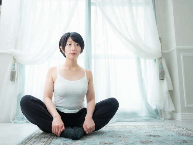 ピラティスは本当に痩せる?ダイエット効果の真相と痩せない人の5つの特徴【初心者必見】
